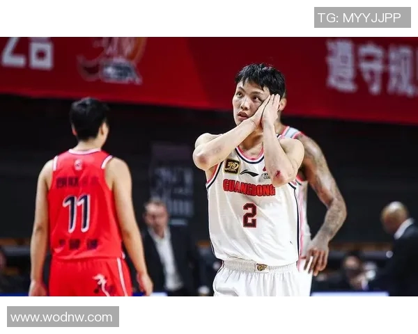 徐杰精准外线传球助力球队攻防转换展现全能控卫风采