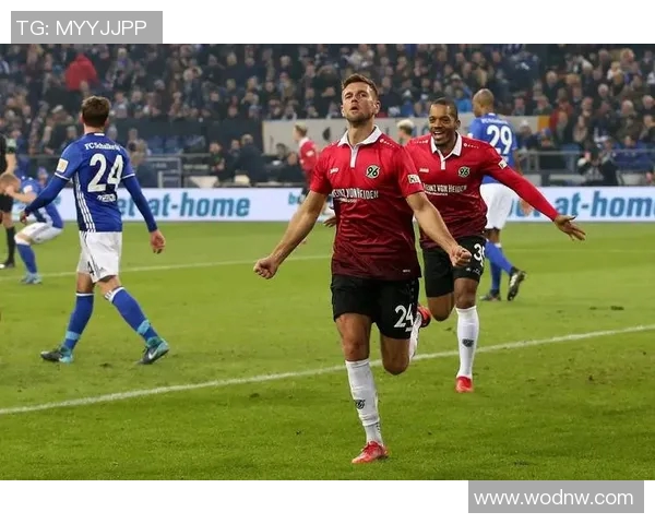 沙尔克04客场连败，遭遇汉堡翻盘，深陷低迷困境