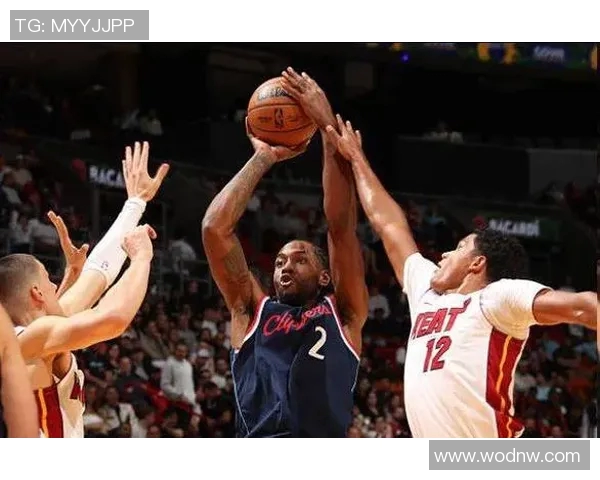 莱昂纳德独揽40分,快船主场险胜湖人,重夺洛杉矶之战宝刀哥称霸 莱昂纳德独揽40分,快船主场险胜湖人,重夺洛杉矶之战宝刀哥称霸